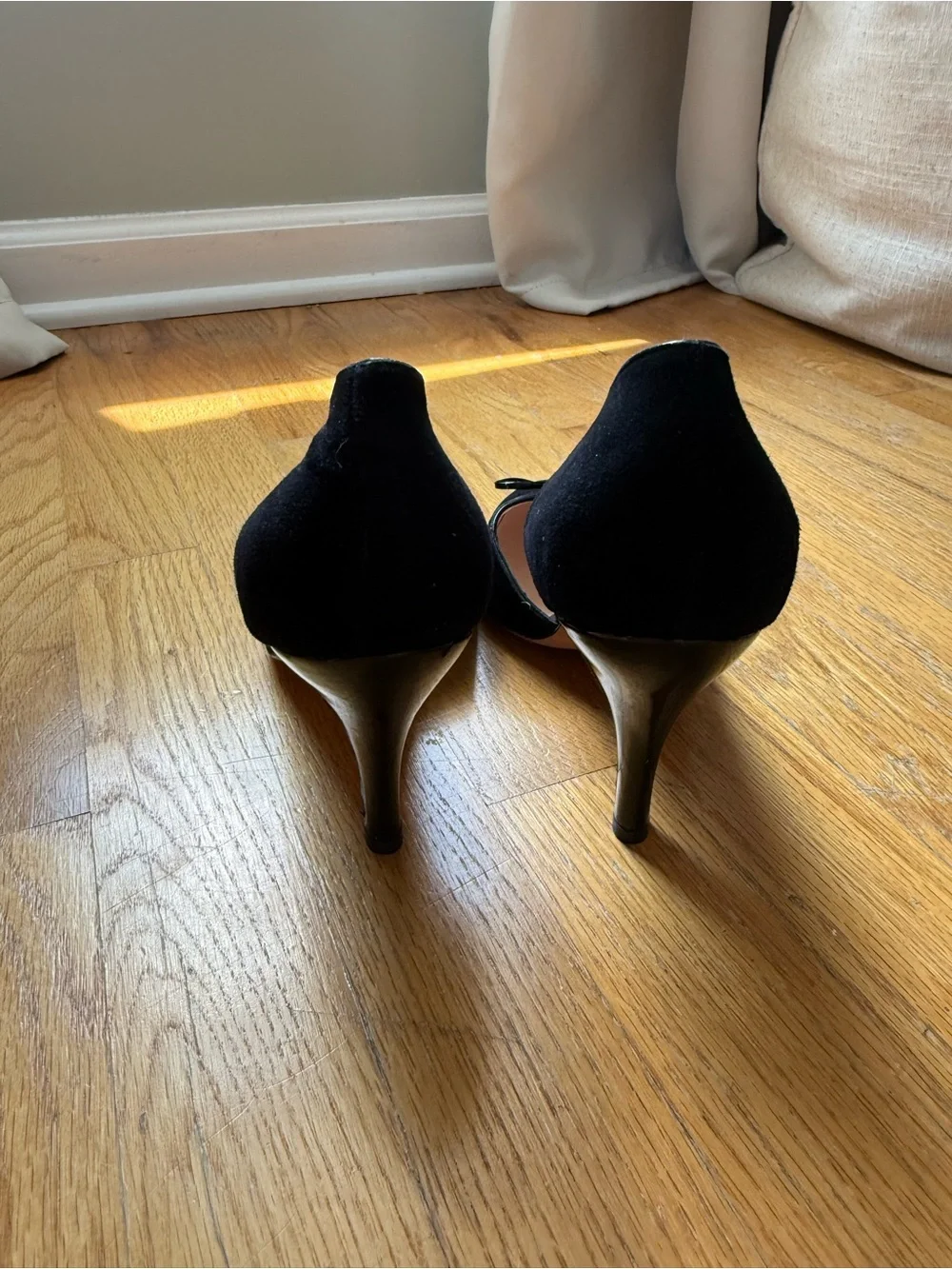 Hobbs London Black Suede D'Orsay Bow Pumps Made in Italy EU 40 US‎ 9